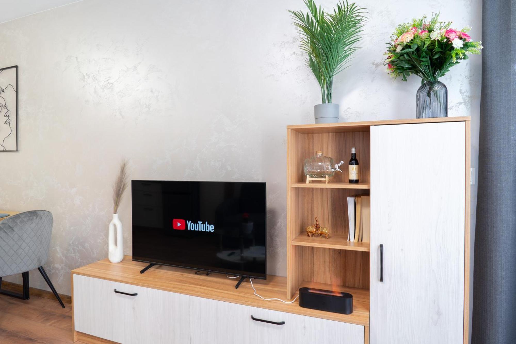 New Modern & Cozy Apartment With Free Private Parking And Ev Charging Station Varna Luaran gambar
